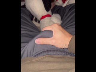 【オナニー】既婚者がバレる気持ちを抑えて喘ぎ…最後はパンツの中で射精w