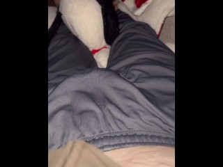 【オナニー】既婚者がバレる気持ちを抑えて喘ぎ…最後はパンツの中で射精w