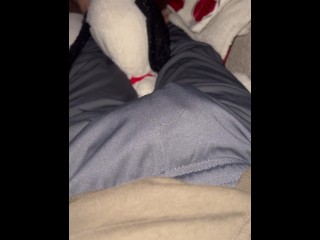 【オナニー】既婚者がバレる気持ちを抑えて喘ぎ…最後はパンツの中で射精w