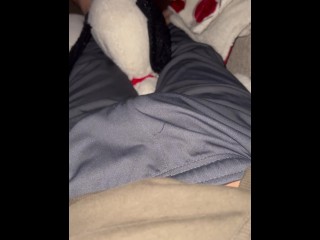 【オナニー】既婚者がバレる気持ちを抑えて喘ぎ…最後はパンツの中で射精w