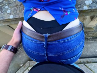 Extreme risky Public Handjob on a highly frequented viewingpoint - so many people there oO!!!