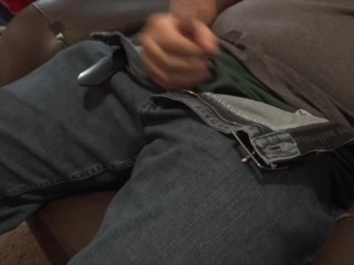 Husky guy shoots creamy load after finishing NNN