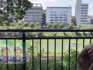 素人OLがノーブラ・ノーパンで初夏の公園をお散歩