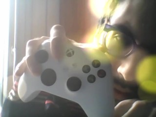 jb présente sa nouvelle manette de sa console