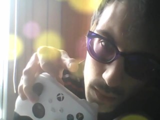 jb présente sa nouvelle manette de sa console