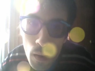 jb présente sa nouvelle manette de sa console