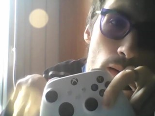 jb présente sa nouvelle manette de sa console