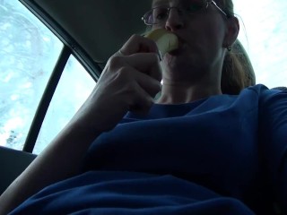 Fucking pussy hardly with banana in the car / public