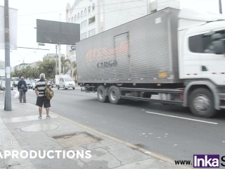 Venezolana sumisa de 18 años recibe su primera perforada anal en las calles de Lima