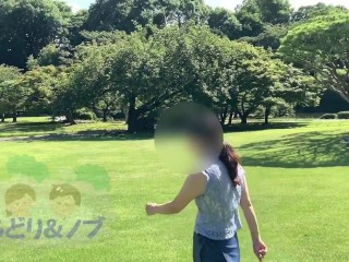 観光地でおっぱいを露出する美人日本人女性 Vol.2