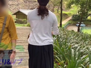 観光地でおっぱいを露出する美人日本人女性 Vol.3