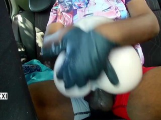 Risky Public Fun with Extreme Pleasure Hip in the car.