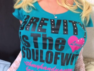 金髪娘のAmiちゃんに変態パンティ履かせました。ぷりんとおしりまんこいじくりSEX。変ロゴTシャツを脱がしビーズ付きのパンティをずらして指オナニー　18才若返る　ラブドールとの性生活　アイドルおっぱい