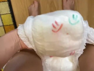 What happens if you pee in a diaper decorated with felt-tip pens?