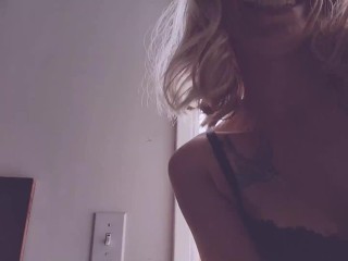 Rylie Smiles Pisses outside CLOSE UP