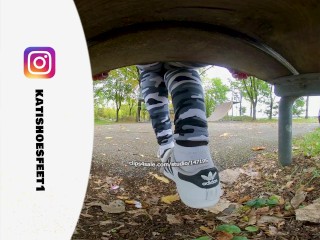 [VR180] Lick her shoes clean - Girl with sweaty sneakers and totally dirty smelly socks stinky feet