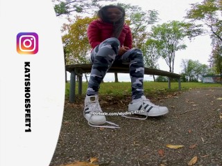 [VR180] Lick her shoes clean - Girl with sweaty sneakers and totally dirty smelly socks stinky feet