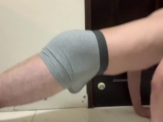 Muscular Asain boy doing push-up naked and have a huge cum after  裸體健身_做完伏地挺身射了一堆