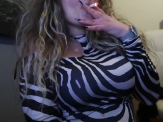 THICK BLONDE GIRL LOOK INTO YOUR EYES and SMOKE A CIGARRETE FOR YOU!
