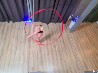 Fucked a gymnast in anal before a concert ! Circus performer Lara Frost