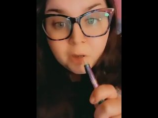 Dabbing and blowing kisses bbw smoking vape