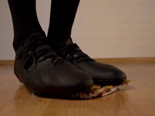 Extrem Crashing Cheeseburger Soccer Shoes Size 15