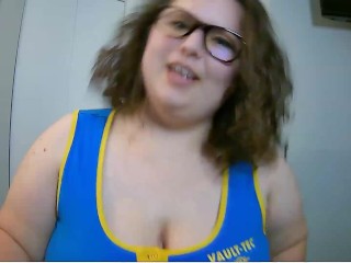 Huge Titts Flexing Live Over Webcam