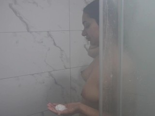 Take a shower with Saya Karim