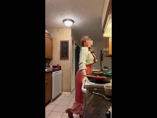 Remote Vibe - Trying to Contain my Orgasms as I Cook for Guest - Full Video on Onlyfans