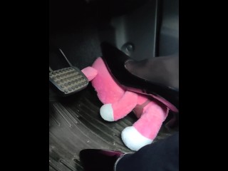 女装 ペダルパンピング ぬいぐるみ エナメルパンプス 運転 フェチ