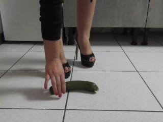 I crush courgette with my heels (visual 2)