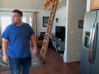 Handyman fucks sexy housewife.