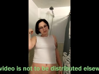 dirty lesbian pisses all over herself/wet t shirt/shower scenes (full on onlyfans)