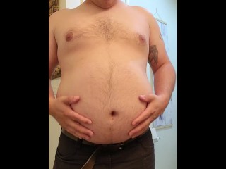 Mentos & stuffed belly... I need a feeder so bad to enlarge my belly,breasts,ass,nipples please!!