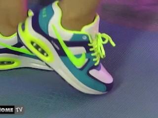 Girl tongue brings her sneakers to orgasm! Nike Air Max!