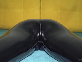 SLOWMO! Slapping and squeezing tight ass in shiny leather leggings