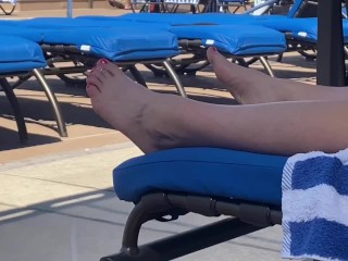 PUBLIC FOOT RUB IN LAS VEGAS ROOFTOP POOL