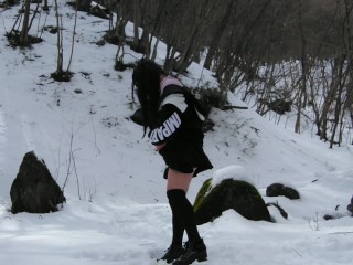 I exposed myself outdoors in the northern snowy mountains and I leaked pee