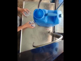 I Refill Our Costumers Gallons Of Water (Day 5)