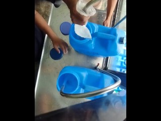 I Refill Our Costumers Gallons Of Water (Day 9)