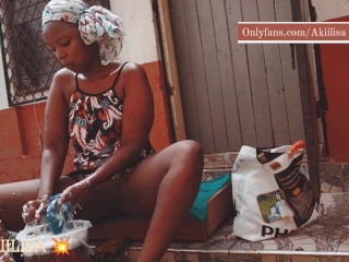 African girl washing clothes/Akiilisa free porn//