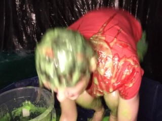 Naughty Jennifer pours gunge over her head in t-shirt & shorts