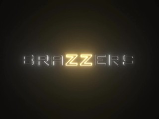 Cross-Training Those Tits - Chloe Lamour / Brazzers