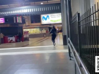 Le Pedí Un CIGARRO En La Estación DEL TREN y ME LLEVO a Su CASA a COJER