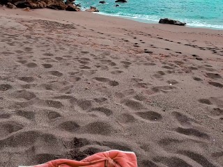 Perfect Sex on the Beach! SQUIRT everywhere and we keep fucking!