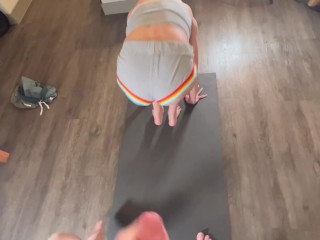 Vera King does difficult yoga pose and gets ass and face cummed on! (FREEUSE FACIAL)