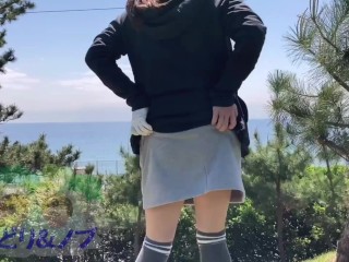 ノーパン＆ノーブラでゴルフをする美人日本人女性