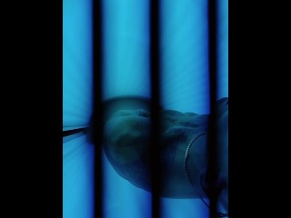 Hall of Famer jerking off in the tanning bed