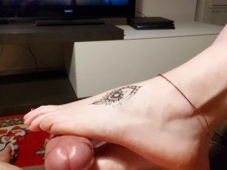 footjob solesjob in red toes tattoo feet, on the sofa , cum on feet💦💦