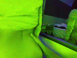 Maestro convence a su alumna de ir por primera vez al motel